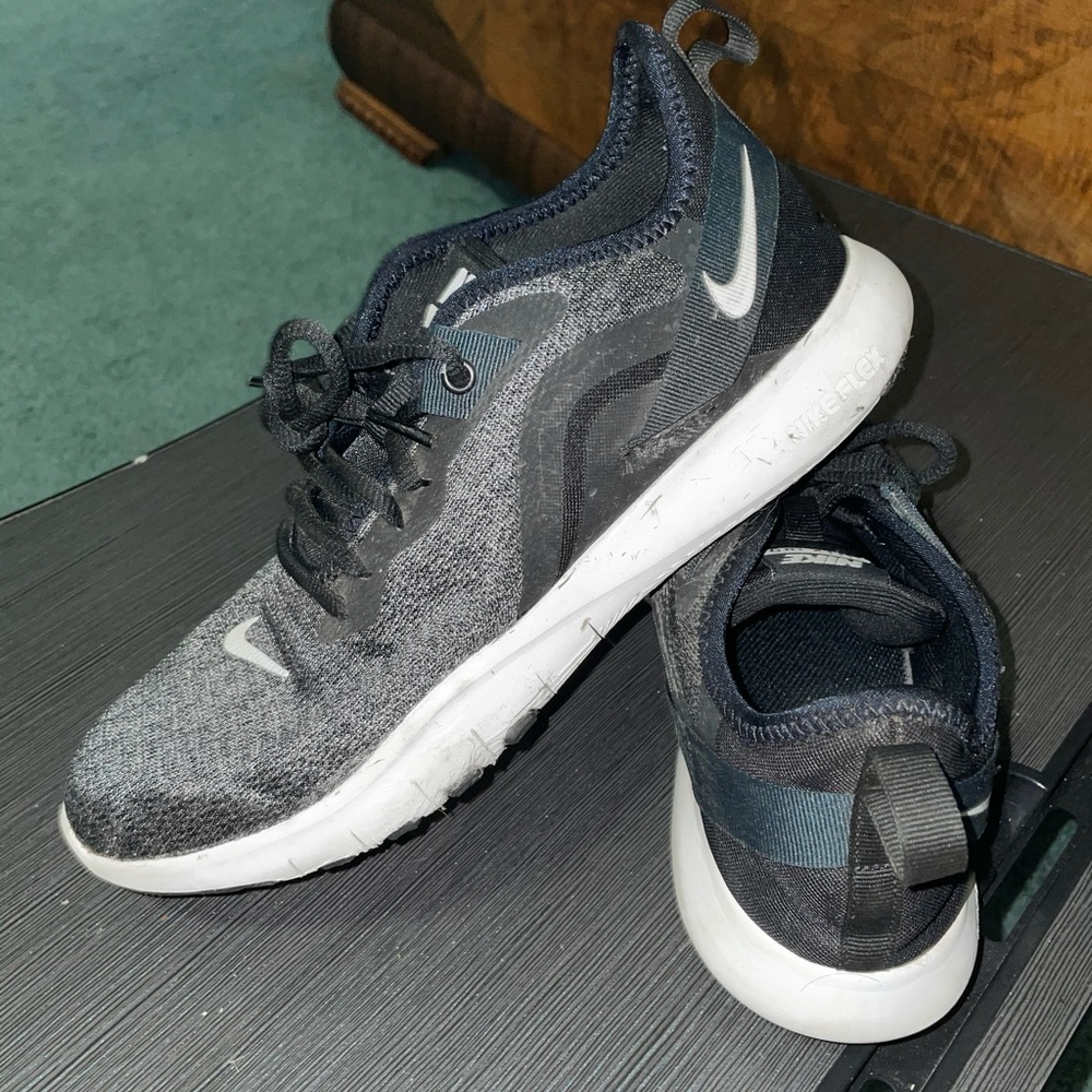 Nike Flex Shoes (size women’s 7.5, kids 6)
